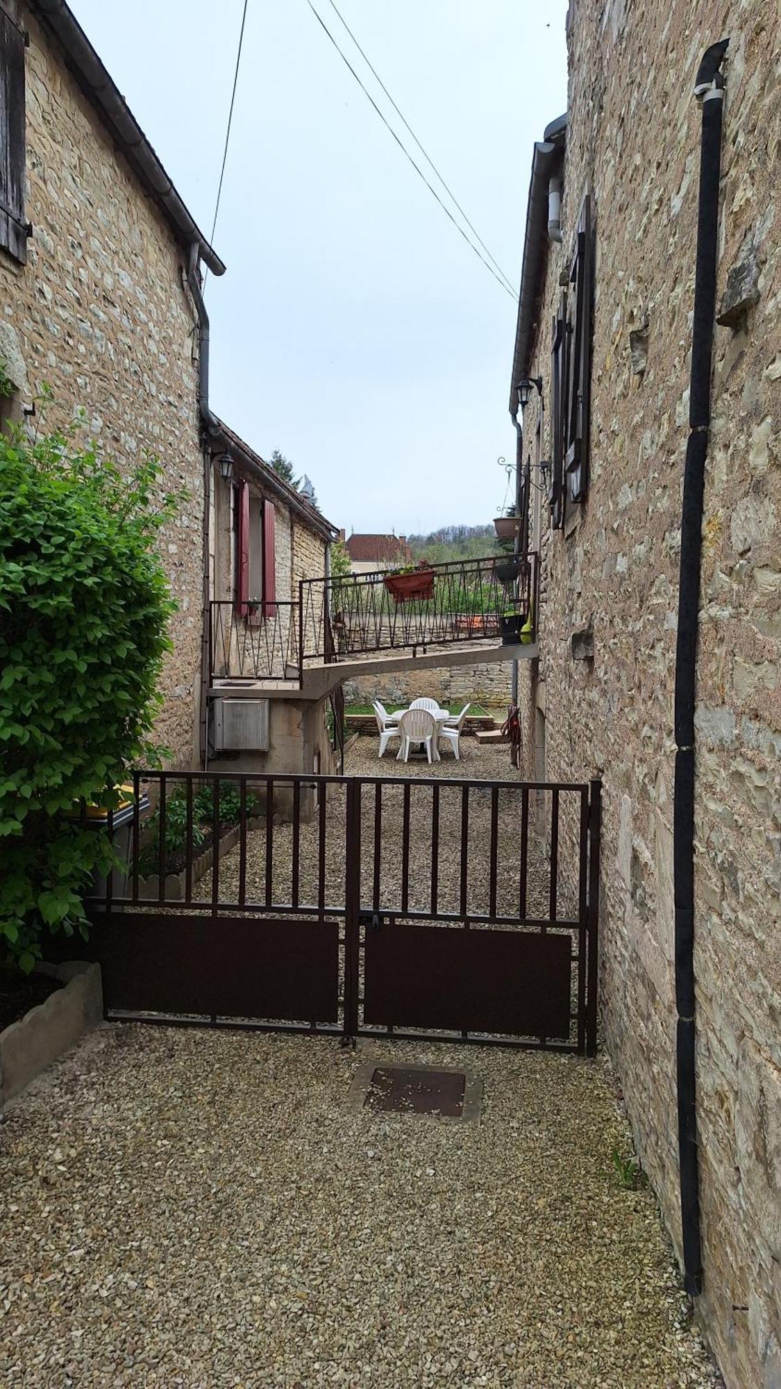 Gite La Passerelle Arcy-sur-Cure Exterior foto